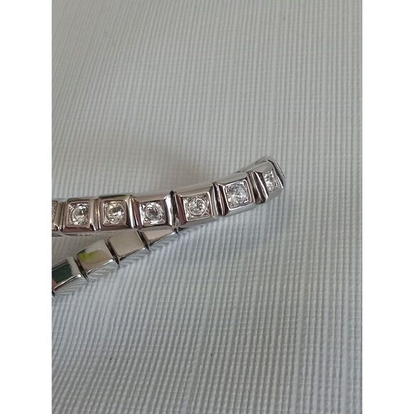 Silver Toned Metal Elasticized Rhinestone Encrusted Links Signed NM Bracelet - Picture 5 of 8